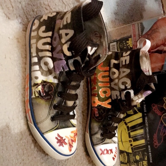 Juicy Couture Converse size 7 1/2 women’s! - Picture 2 of 2